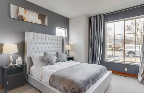 South Boise Village House | Brand New Downtown Modern 5 Beds, 3 Full Baths Vermont Avenue, Boise