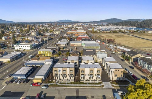Anacortes House | Brand New Fully Updated Condo 906 in Anacortes