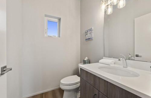 Anacortes House | Brand New Fully Updated Condo 912 in Anacortes