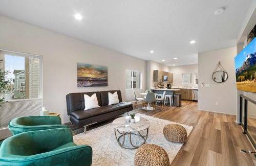 Anacortes House | Brand New Fully Updated Condo 908