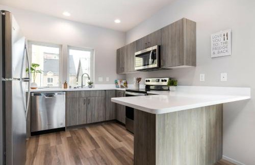 Anacortes House | Brand New Fully Updated Condo 908