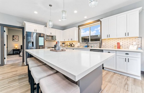 Manson House | Brand-new home with amazing lake views, private hot tub, & game room