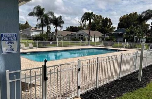 Westridge House | BRAND NEW! Home with pool Near Disney: BBQ, Bar & Games