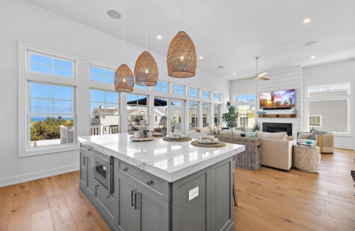 South Beach Haven House | BRAND NEW HOUSE with POOL and HOTTUB - one off the beach