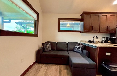 Hiawassee Cottage | Brand New! Lake Chatuge Tiny Home in the Heart of Hiawassee