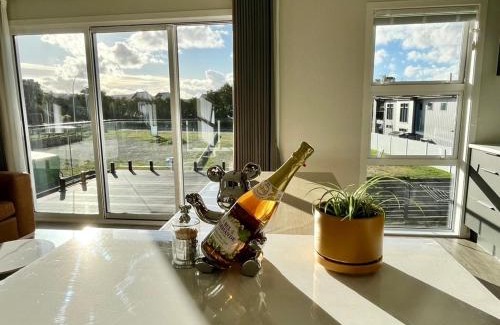 Two Mile Bay Apartment | brand new Lakeside cozy deluxe