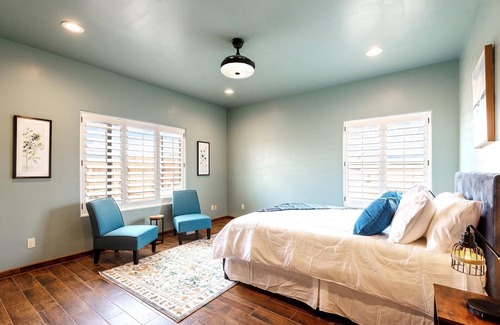 Taos House | Brand New Listing! Summer stays available! Luxury Taos Home with Mountain Views