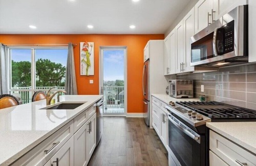 Saint Claude House | *BRAND NEW LISTING* Gorgeous Condo near French Quarter w parking