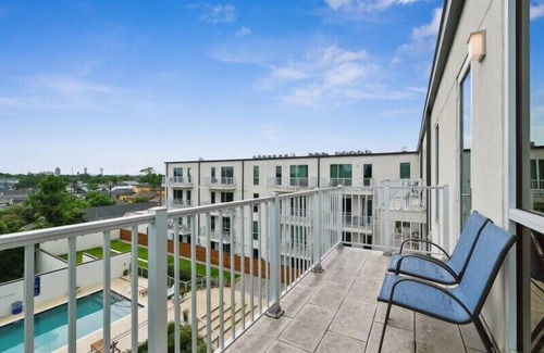 Saint Claude House | *BRAND NEW LISTING* Gorgeous Condo near French Quarter w parking