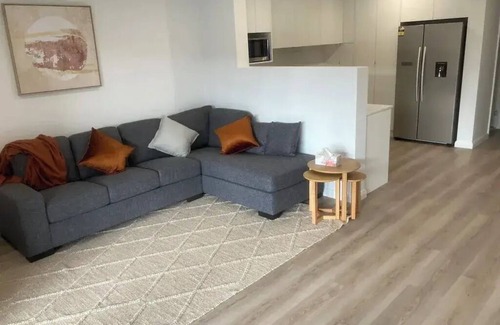 Wagga Wagga Apartment | Brand new lux 3 bedroom townhouse located opposite the Wagga Wagga Racecourse.