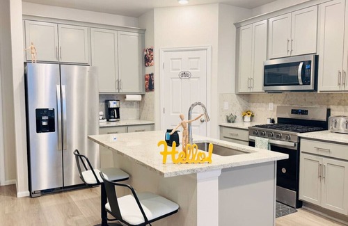 Aurora House | Brand New! Luxe Retreat - Near Airport & Gaylord