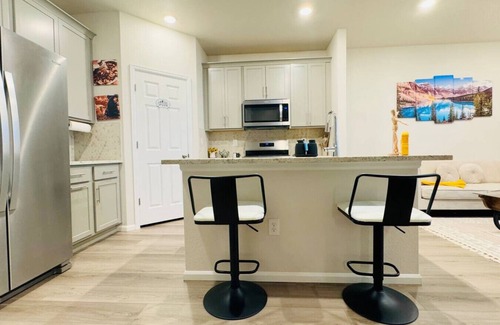 Aurora House | Brand New! Luxe Retreat - Near Airport & Gaylord
