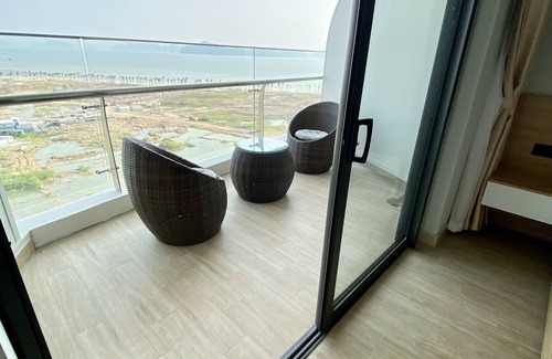 Bai Chay Apartment | Brand new luxury condo with gorgeous balcony view to Ha Long Bay