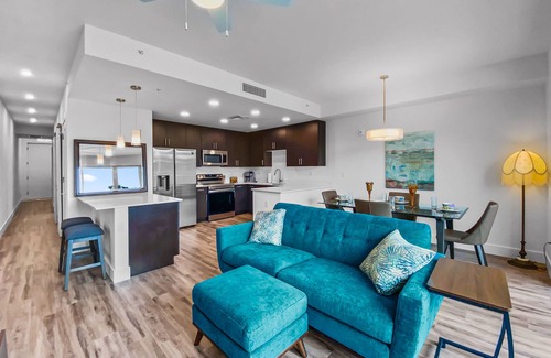 North Trail Condo | Brand new luxury condo downtown with resort style amenities