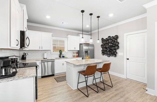 Athens House | Brand-New Luxury Home Near UGA!