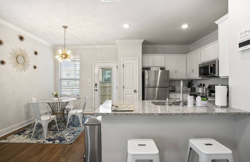 West San Antonio House | Brand New Luxury Seaworld/Lackland 3bed2.5 bath home Sleeps 6 family friendly