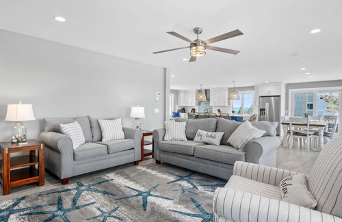 East Sandwich House | Brand New Magnificent Oceanfront Home with Spectacular Views on Private Beach