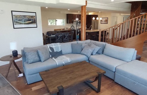 Golden House | Brand new modern lodge in perfect location