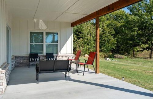 Tulsa House | Brand New Modern Getaway on Private Land!