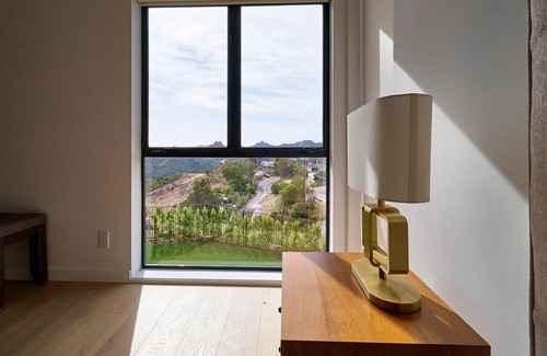 Malibu House | Brand New Modern Home 7 minutes from the beach!