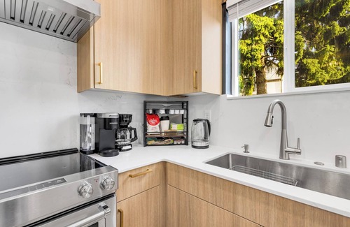 Mid-Beacon Hill House | Brand-New Modern Home - Near Downtown, Airport & Light Rail