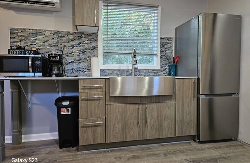 Athens House | Brand New Modern King Suite10mins from Downtown