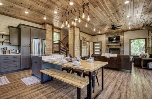 Chalet Village North Cabin | Brand New Modern Mountain Chalet
