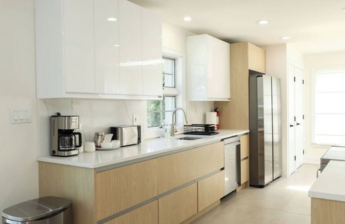 Long Branch House | BRAND NEW- Modern/Renovated Beach House minutes from best beach in Long Branch!