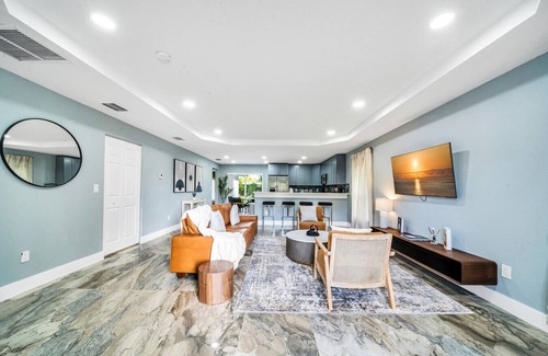 Lantana House | Brand New Modern Villa - Fully Fenced Backyard