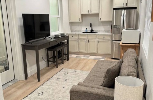 Eiber Apartment | Brand New Mother in Law Suite!