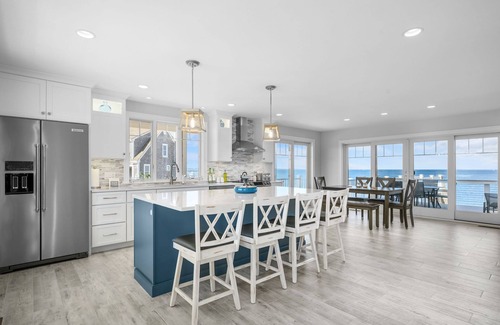 East Sandwich House | Brand new oceanfront house with panoramic views of the Cape Cod Bay
