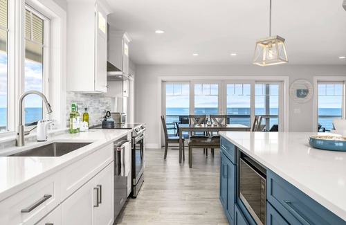 East Sandwich House | Brand new oceanfront house with panoramic views of the Cape Cod Bay