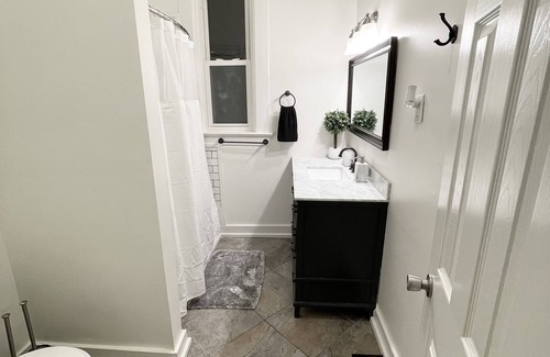 West End House | BRAND NEW Open-Concept near Mercedes-Benz!