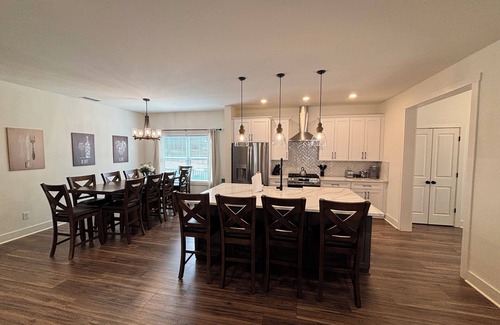 Emerson House | Brand new pet-friendly home 5 minutes from LakePoint Sports Complex!