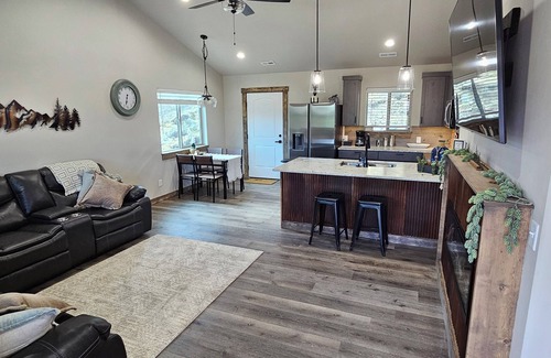 Albion Condo | Brand new Picturesque, 2-bedroom condo with AC and WiFi in delightful Albion