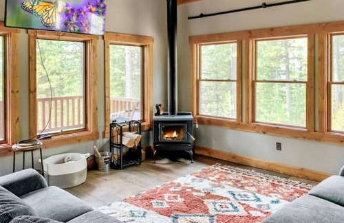 Donnelly Cabin | Brand New! Quintessential Cabin On East Mountain
