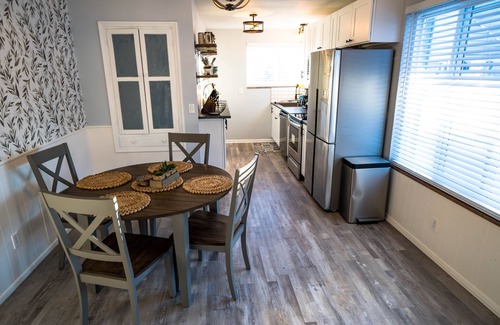Center Line House | Brand New Renovation - 3BR/1BA in the heart of Metro Detroit