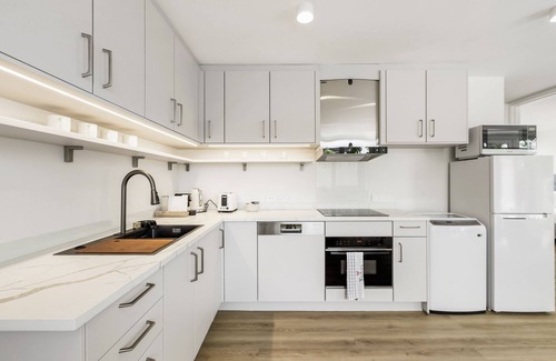 Half Moon Bay Apartment | Brand New Retreat Halfmoon Bay-Netflix