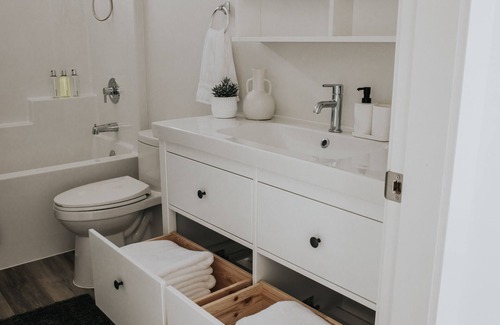 Vernon Apartment | Brand New Retreat Near Silverstar Mtn Resort