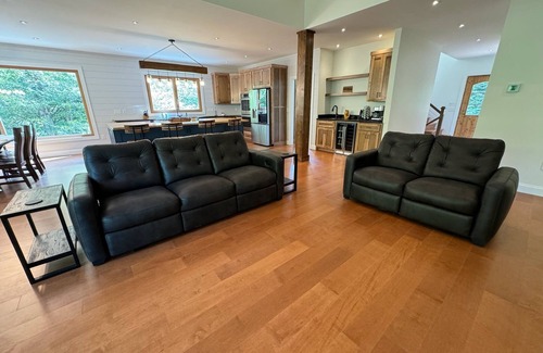Nantahala Cabin | Brand New Riverfront Retreat – Ultimate Privacy, Stunning Views, & Dog-friendly!