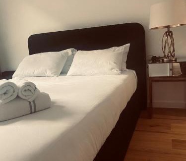 Clapton Apartment | Brand New Spacious 3 Bed city Apartment with Terrace in Shoreditch
