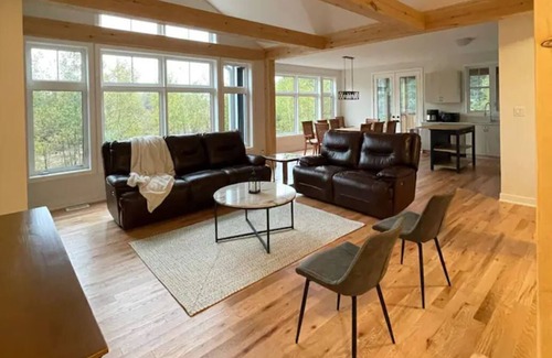 Lake of Bays House | Brand New spacious & beautiful cottage in Northern Lights - Huntsville, Muskoka