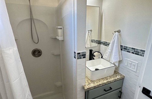 El Rio Apartment | Brand NEW studio near Collection!