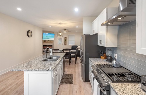 Tallahassee House | Brand New Stylish Home for Your Family-Seahorse