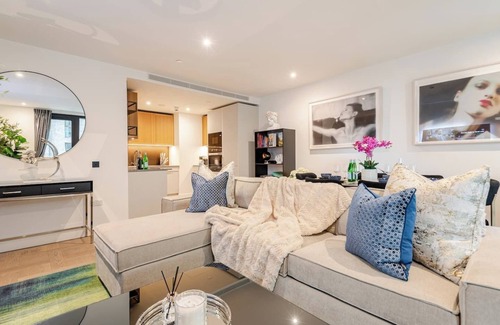 Wapping Apartment | Brand New Superior 3 Bed Apartment by Tower Bridge with AC