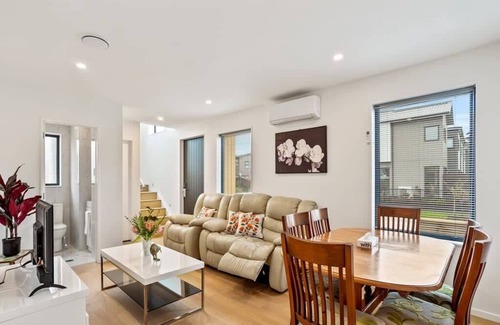 Mangere House | Brand New Three Bedroom Townhouse with Garage