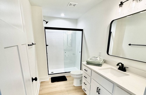 Lynchburg House | BRAND NEW! Townhome 8 minutes from LU