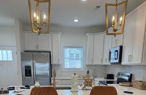 Lynchburg House | BRAND NEW! Townhome 8 minutes from LU