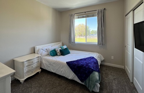Tri-Cities House | Brand new townhome - fully furnished, close to local hospital