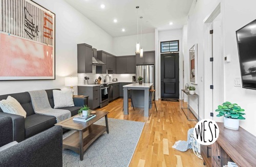 Virginia Highland Apartment | Brand New Trendy Virginia Highlands Apt!